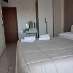 Konukevi La Ninfa Del 3*